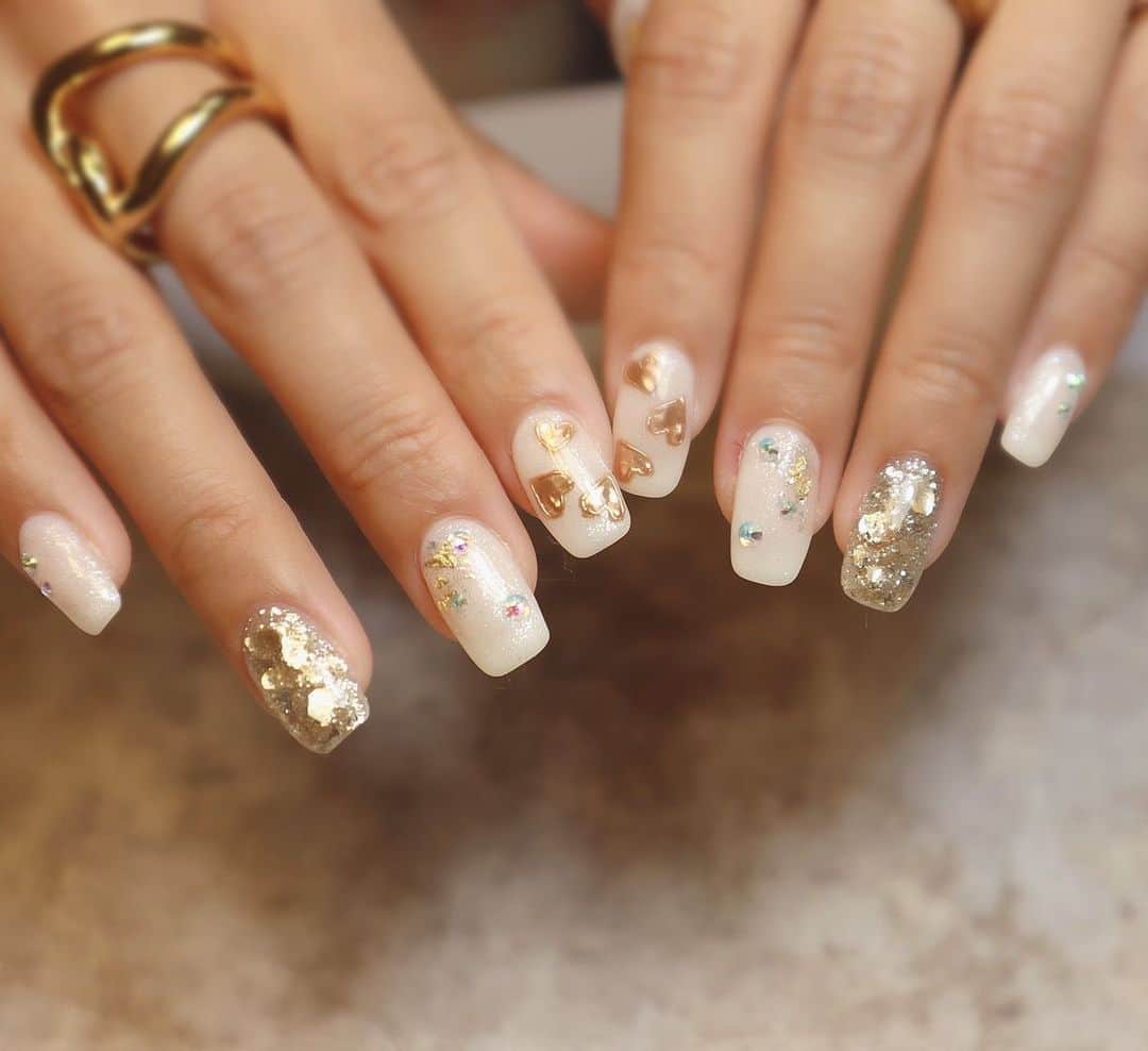 のインスタグラム：「.  Nails...💛  #nails   #白波瀬海来　  #gravure #talent #bodyboard #dj #競馬  #ボディボード　 #beauty #fashion」
