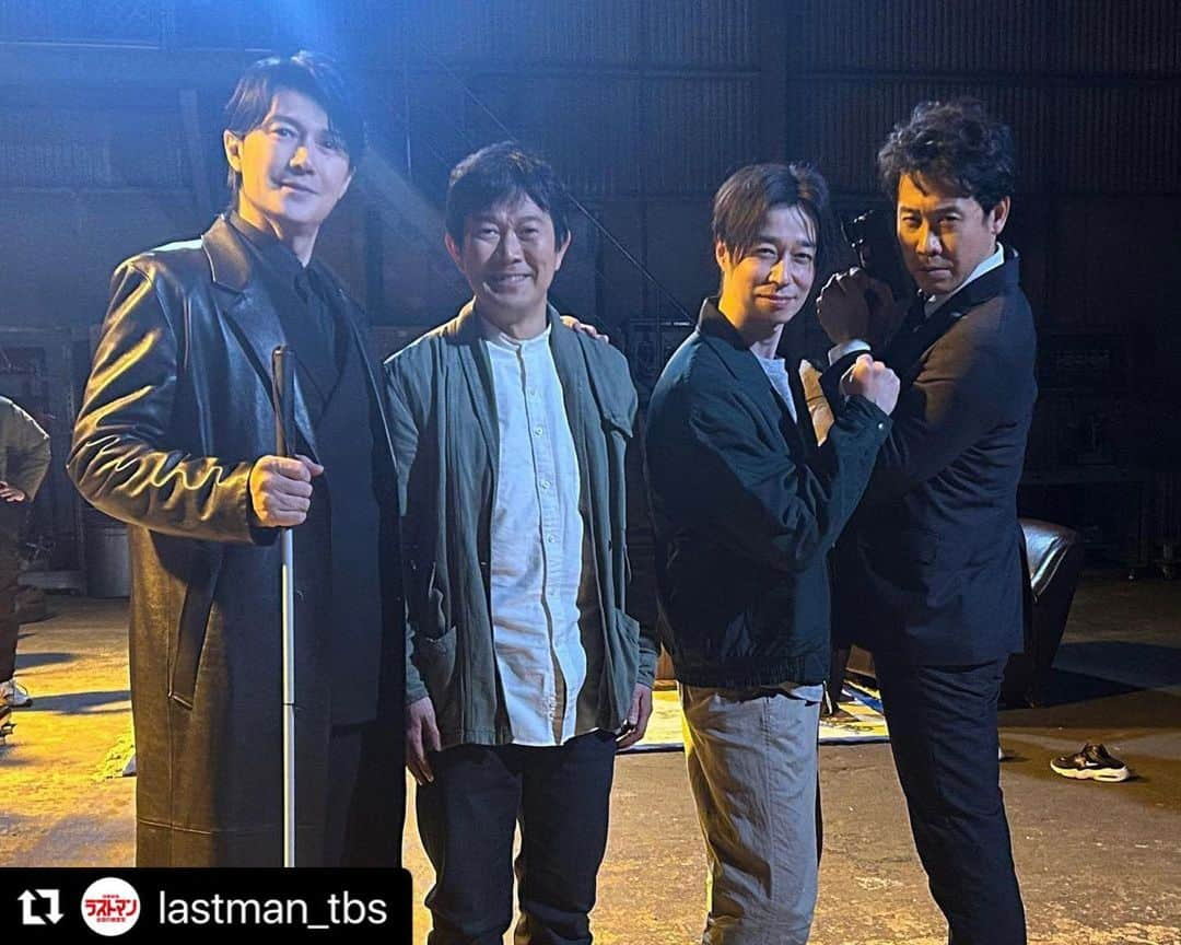 福山雅治さんのインスタグラム写真 - (福山雅治Instagram)「#Repost @lastman_tbs with @use.repost ・・・ 皆様GWはいかがお過ごしですか？☀️ お休みの人も、お休みでない人も、 第3話放送まで、あと2️⃣日ですよ〜✌️  1、2話を見返したい方はTVerで❗️ https://tver.jp/lp/series/sr03ilj3i5  解説放送版や、ダイジェスト、TBSドラマコレクションの映像などもアップされています✨  写真は2話の倉庫でのオフショットです📸  ✳︎✳︎✳︎✳︎✳︎✳︎✳︎✳︎✳︎✳︎✳︎✳︎✳︎✳︎✳︎✳︎✳︎✳︎✳︎✳︎✳︎✳︎✳︎ 日曜劇場『#ラストマン －全盲の捜査官－』 第3話　5月7日よる9時！ ✳︎✳︎✳︎✳︎✳︎✳︎✳︎✳︎✳︎✳︎✳︎✳︎✳︎✳︎✳︎✳︎✳︎✳︎✳︎✳︎✳︎✳︎✳︎  #ラストマンズ #TVer #福山雅治 #大泉洋 #浜田信也 #アキラ100%  #TBS #日曜劇場」5月6日 11時53分 - masaharu_fukuyama_official