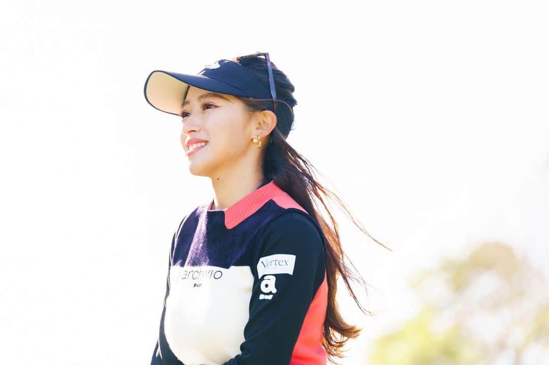 臼井麗香のインスタグラム：「. 【御祝】 白猫ゴルフのハーフアニバーサリー✨🐈⛳️  私がPR親善大使を務める スマートフォン向けゲーム「白猫ゴルフ」 が4/26に0.5周年を迎えました✨  アプリの中では「ハーフアニバーサリー記念 5大キャンペーン」を開催中です！ 普段ゴルフが好きな皆さんも、 ぜひこの機会にスマートフォンでも 白猫ゴルフを楽しみましょう☺︎  https://colopl.co.jp/shironekogolf/  #白猫ゴルフ #白猫GOLF  #0.5周年 #ハーフアニバーサリー #ゲーム#オンライン」