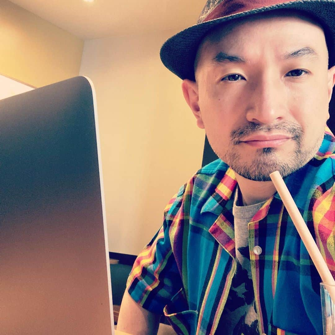 滝本竜彦さんのインスタグラム写真 - (滝本竜彦Instagram)「今日も小説書くぞ！！！！」5月6日 12時33分 - tatsuhikotkmt