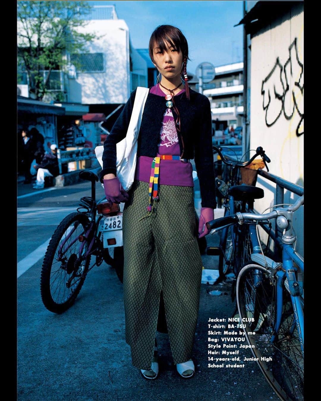 FRUiTSさんのインスタグラム写真 - (FRUiTSInstagram)「The official English translation of FRUiTS No.001 has landed!  Hit the link in the bio to get your English ePub edition of the magazine that firmly placed Harajuku on the global street fashion map.  https://tokyofruits.com/」5月6日 12時43分 - fruitsmag