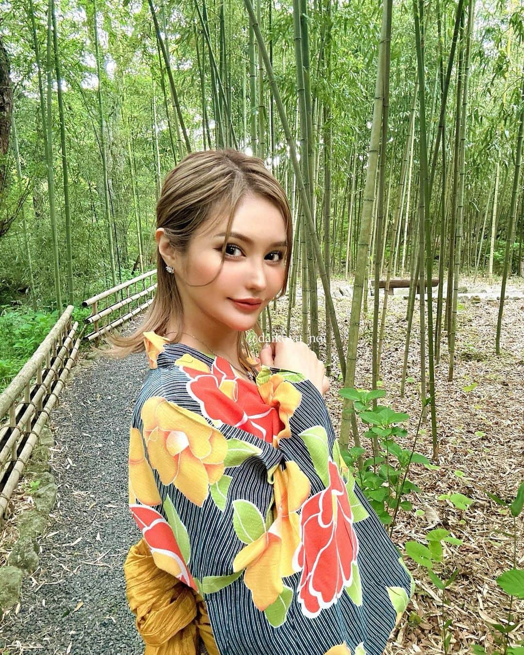 のいちゃんのインスタグラム：「. . 本日34歳になりました🎉 たくさんのお祝いの連絡嬉しく思います😭❤️ ゆっくり連絡は返させていただきます♪ 本当にありがとうございます♡ . 誕生日は大好きな温泉で迎えました♨️ 最高すぎた👍 . 今年もこんな私ですが今以上にパワーアップ できるように頑張るので、皆様温かな気持ちで 応援してくださると幸いです😆 . . . #温泉旅行#旅行#熱川##熱川バナナワニ園  #afactory #ダウンタイム #ショートカット#シーシャ #vantyme#travel#summer#diet#sea#beauty#整形#豊胸#makeup#川越#沖縄#大阪#北新地#ミナミ#東京#新宿#歌舞伎町#博多#錦#キャバ嬢#シーシャ#のいちゃん」