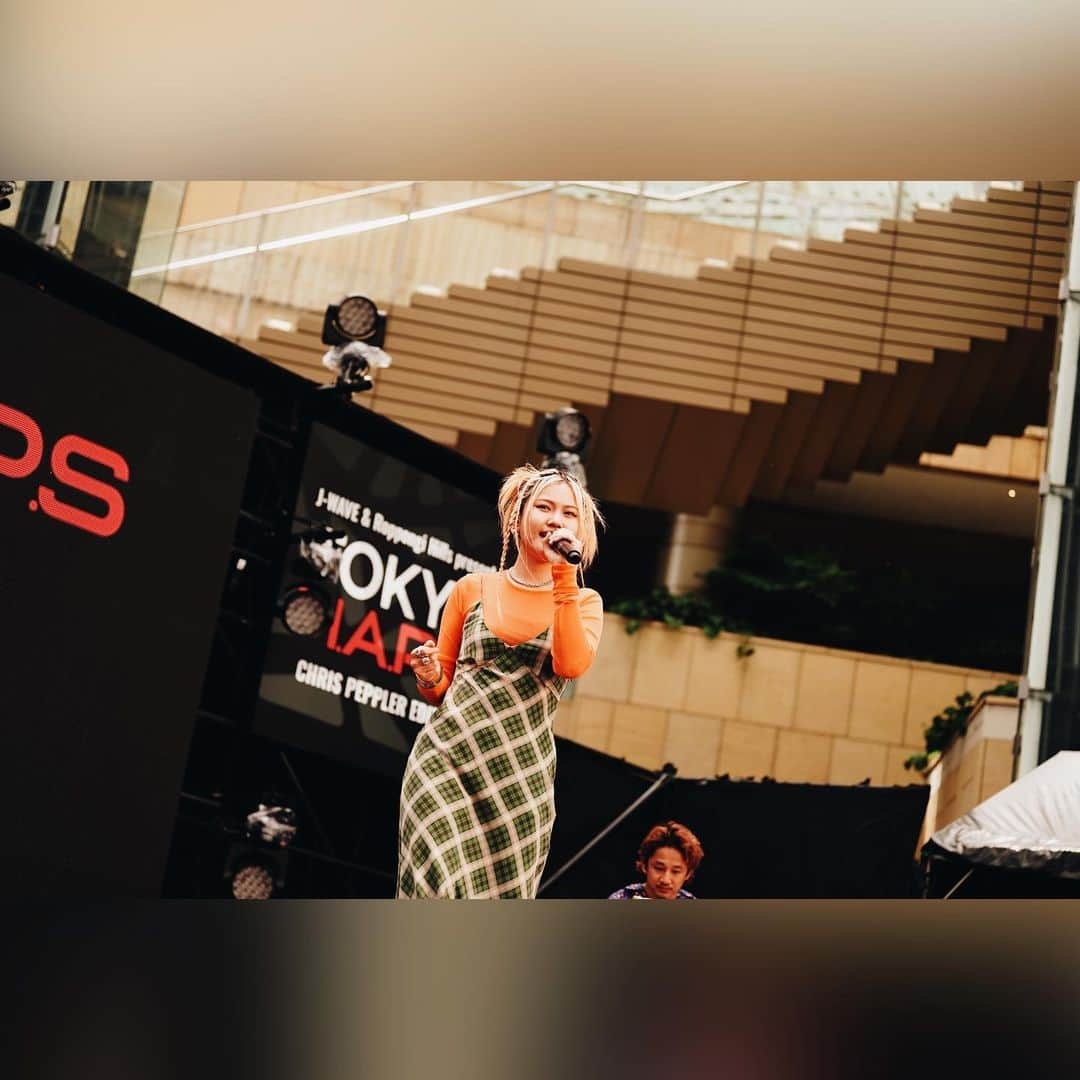 J-WAVEさんのインスタグラム写真 - (J-WAVEInstagram)「#ao 撮りおろし写真 公開  フリーライブイベント J-WAVE & Roppongi Hills present TOKYO M.A.P.S Chris Peppler EDITION  ゴールデンウィークの5/5(金祝)、6日(土)の2日間、 六本木ヒルズアリーナにて開催中🌐  最終日6日に登場！ ao（ @ao_official2006 ）のライブ写真を公開✨  Photo by 上飯坂一 @kamiiisaka  ■セットリスト M1 チェンジ M2 余所見 M3 no THANKYOU M4 I kwnow M5 リップル M6 幻想 M7 瞬きと精神と君の歌と音楽と M8 you too  【J-WAVE特番・放送⽇時】 TOKYO M.A.P.Sの音源をラジオでOA⚡ どうぞお楽しみに！  番組名 : SONAR MUSIC 放送⽇時 : 5⽉8⽇（⽉）・9⽇（⽕） 22:00〜24:00 内容 : LIVE⾳源と楽屋インタビュー等 ナビゲーター : あっこゴリラ  【イベント概要】 J-WAVE & Roppongi Hills present TOKYO M.A.P.S Chris Peppler EDITION  日程：2023年5月5日（金祝）、6日（土） 会場：六本木ヒルズアリーナ 　　 （東京都港区六本木6-10-1） 出演：後日発表 入場：無料 主催：J-WAVE（81.3FM）/ 六本木ヒルズ 問い合わせ：六本木ヒルズ総合インフォメーション tel:0364066000（11:00～19:00） 公式サイト：https://www.tokyomaps.jp/  #jwave #tokyomaps」5月6日 13時03分 - jwave813