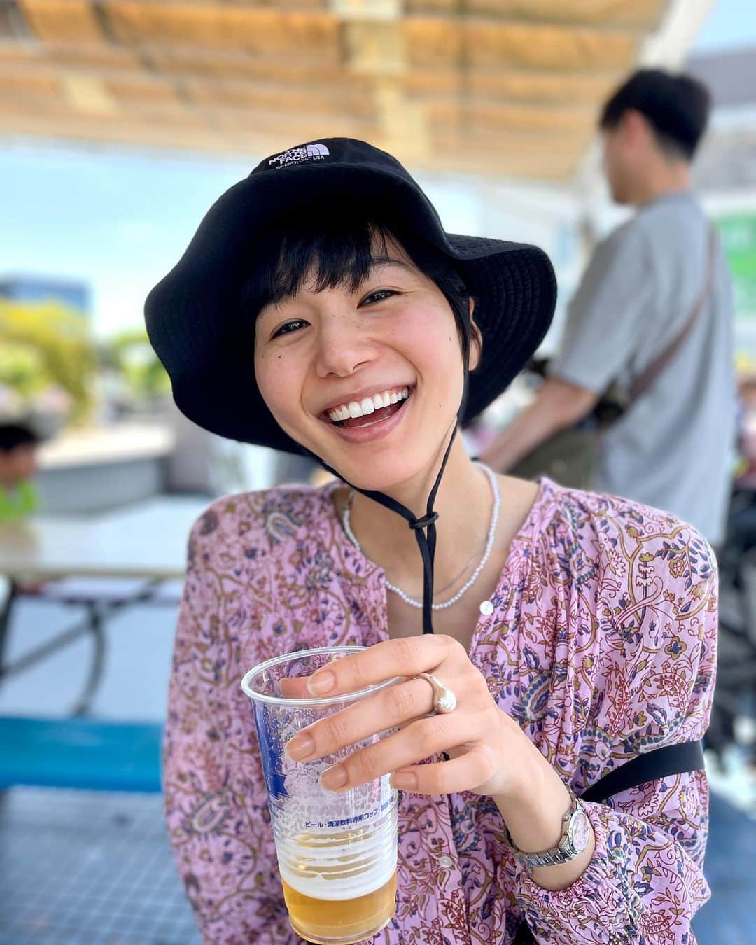 菖蒲理乃さんのインスタグラム写真 - (菖蒲理乃Instagram)「ゴールデンウィークも終盤ですね。 今年はコロナ禍も落ち着いて、お出かけした人も多かったかな。 私も会いたい人に会えて、かなり充実した休みでした。 やっぱり5月ってサイコーにすき。 青空とビールが心地よい季節。 #ビアガーデン #外飲み #外飲み最高」5月6日 22時30分 - shobuayano