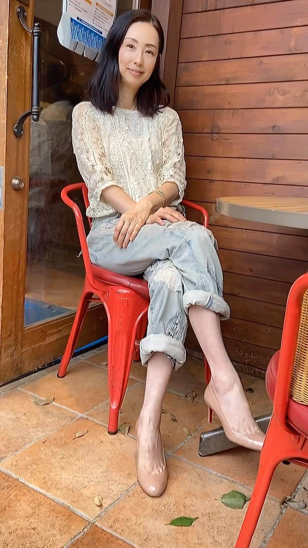 田村翔子のインスタグラム：「今日からお仕事。 ちょっと息抜きでランチはテラス席からのあるお店で😊  #春コーデ#デニムコーデ#denimstyle #springfashion #田村翔子」
