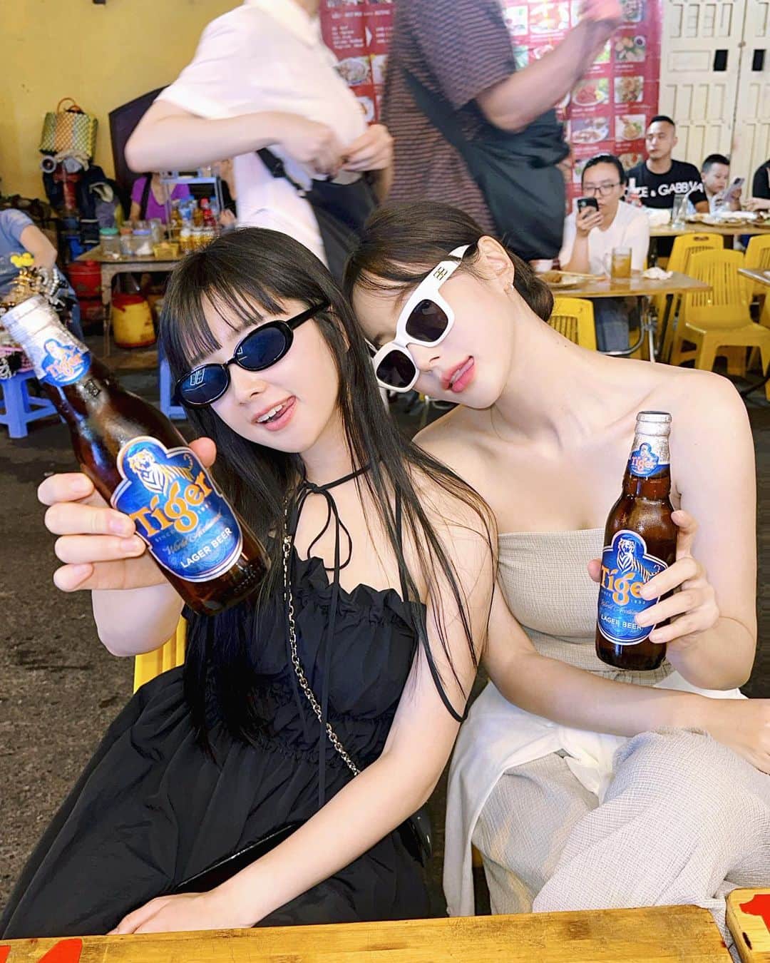 ユ・ボファさんのインスタグラム写真 - (ユ・ボファInstagram)「캬 맥주거리 지렸고요🍺🍻💕」5月6日 22時36分 - yoobohwa