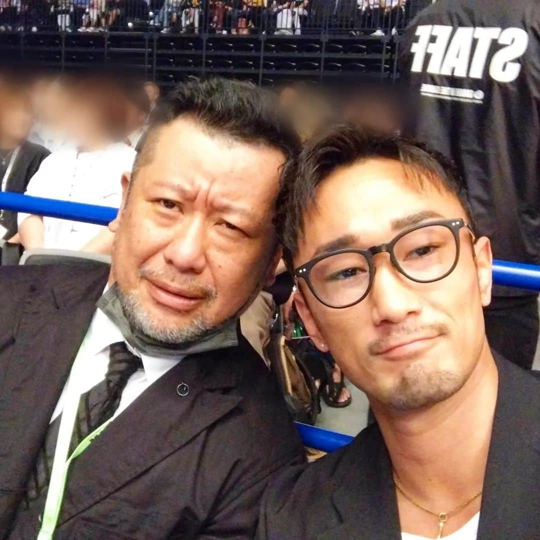 梅野源治さんのインスタグラム写真 - (梅野源治Instagram)「今日、RIZINのリング上で言った通り @rizin_pr  6月24日 RIZIN.43 出場決定🔥 俺の爆肘、見たいんだろ？ 学びの雨を降らせるから期待していて  ケンコバさんもベビ梅👌 #俺たちはベビ梅だ」5月6日 22時46分 - genji_umeno