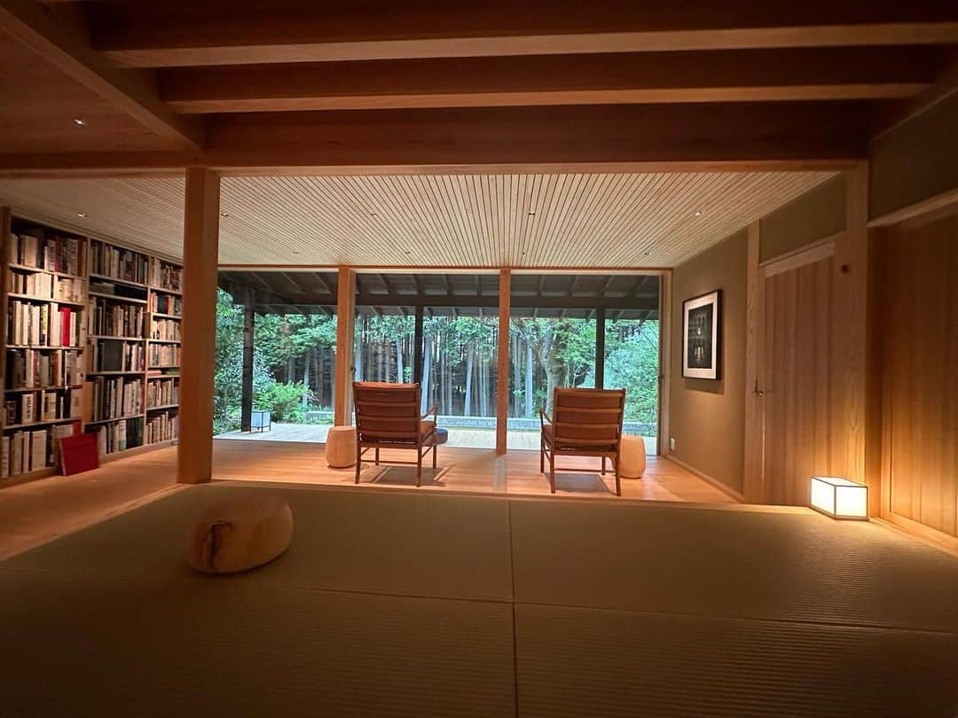 YO-KINGのインスタグラム：「最高の図書館」
