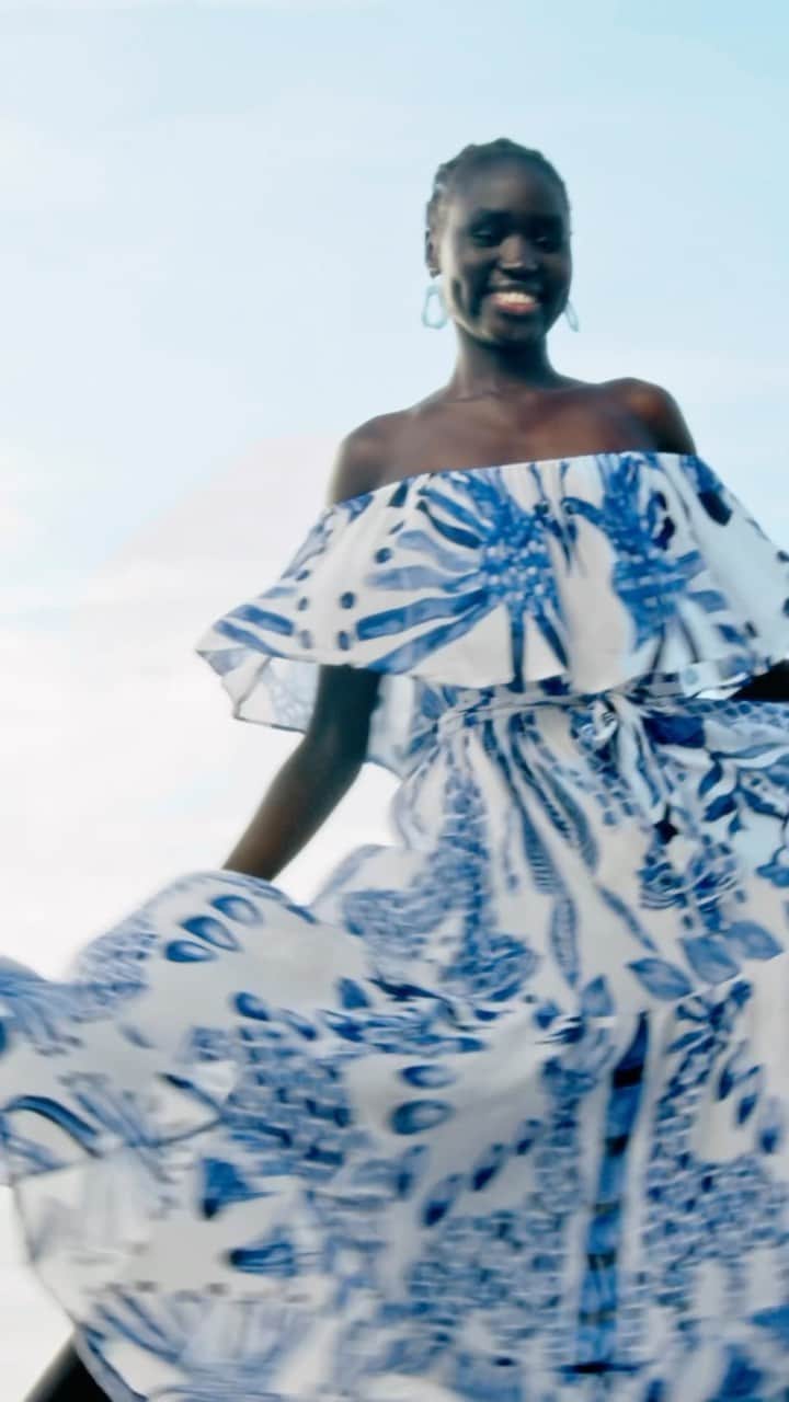 デシグアルのインスタグラム：「Empowerment, quality and identity are values that Desigual and Stella Jean share. Our second collaborative collection celebrates colour and unique prints, while reflecting the commitment to sustainability on both sides. #DesigualxStellaJean #NewDesigual」