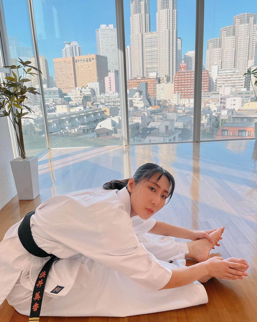 浜井美香のインスタグラム：「#kyokushin #karate #martialarts #kick #kumite #warrior #karatekid #kungfu #Киокушин  #каратэ #空手 #تمرين  #japan #S hinjuku」