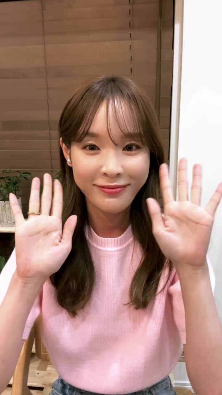 磯田 ひかる(Hikaru Isoda) のインスタグラム：「毎週土曜22:00〜インスタライブ🩵」