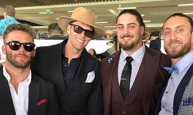 ジュリアン・エデルマンさんのインスタグラム写真 - (ジュリアン・エデルマンInstagram)「Boxed at the Churchill downs 🐎 #HappyDerbyDay」5月6日 23時27分 - edelman11