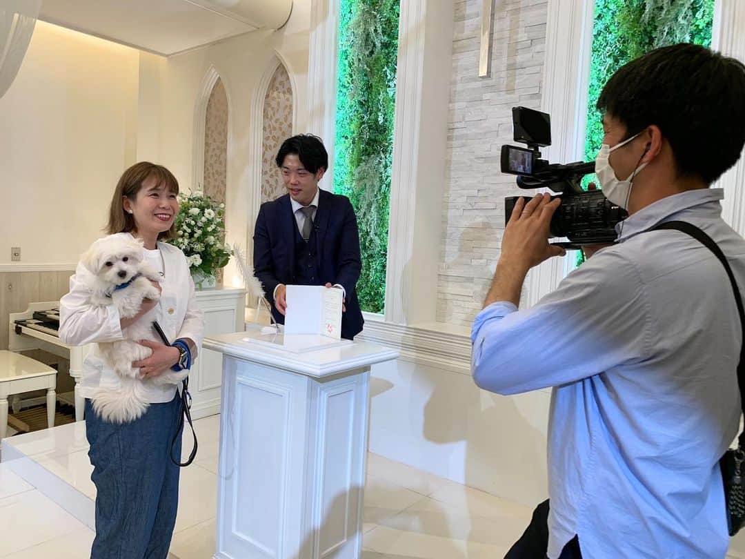 河島あみるさんのインスタグラム写真 - (河島あみるInstagram)「リロとの告知が続きます😜 明日のおはよう輝き世代は ペットが参加できる結婚式場の紹介です🙋‍♀️ いや〜素敵すぎて仮予約しそうになりましたわ（笑） お楽しみにー！  #KBS京都#セレマ#ペット同伴 #犬と結婚式#京都結婚式場 #犬のいる暮らし#kyotojapan」5月6日 23時19分 - amiru_kawashima