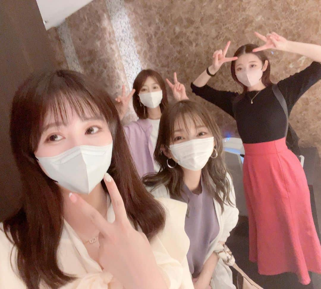 武田華恋さんのインスタグラム写真 - (武田華恋Instagram)「今日大学の友達あり💕さち💕みちる💕と久々に飲んだよ🍺みんなぜんぜん変わらなくて、細くて羨ましい🥹懐かしい話いっぱいしたあ✨ #女子会 #happy  #japanesegirl」5月6日 23時30分 - karen.takeda