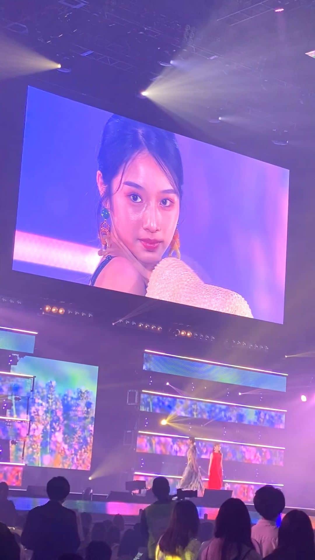 天翔天音のインスタグラム：「@girlsaward_official 🏳️‍⚧️💐🤍  #ガルアワ2023ss  #andcouture  #天翔天音  #fashion #ランウェイ  #model」