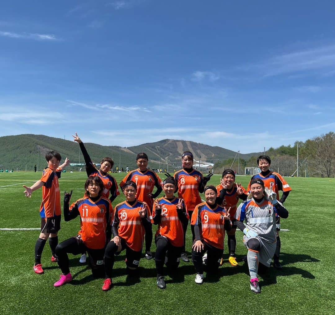 橋本紀代子のインスタグラム：「GW菅平⚽️ なつかしの第一館 なつかしのしゃくなげ 高校生相手フィジカル全敗だけど🐰 最終日交代選手なし怪我人多数のの追い込みだけど🐰 どのチームよりもサッカー楽しんでるのは優勝🐰」