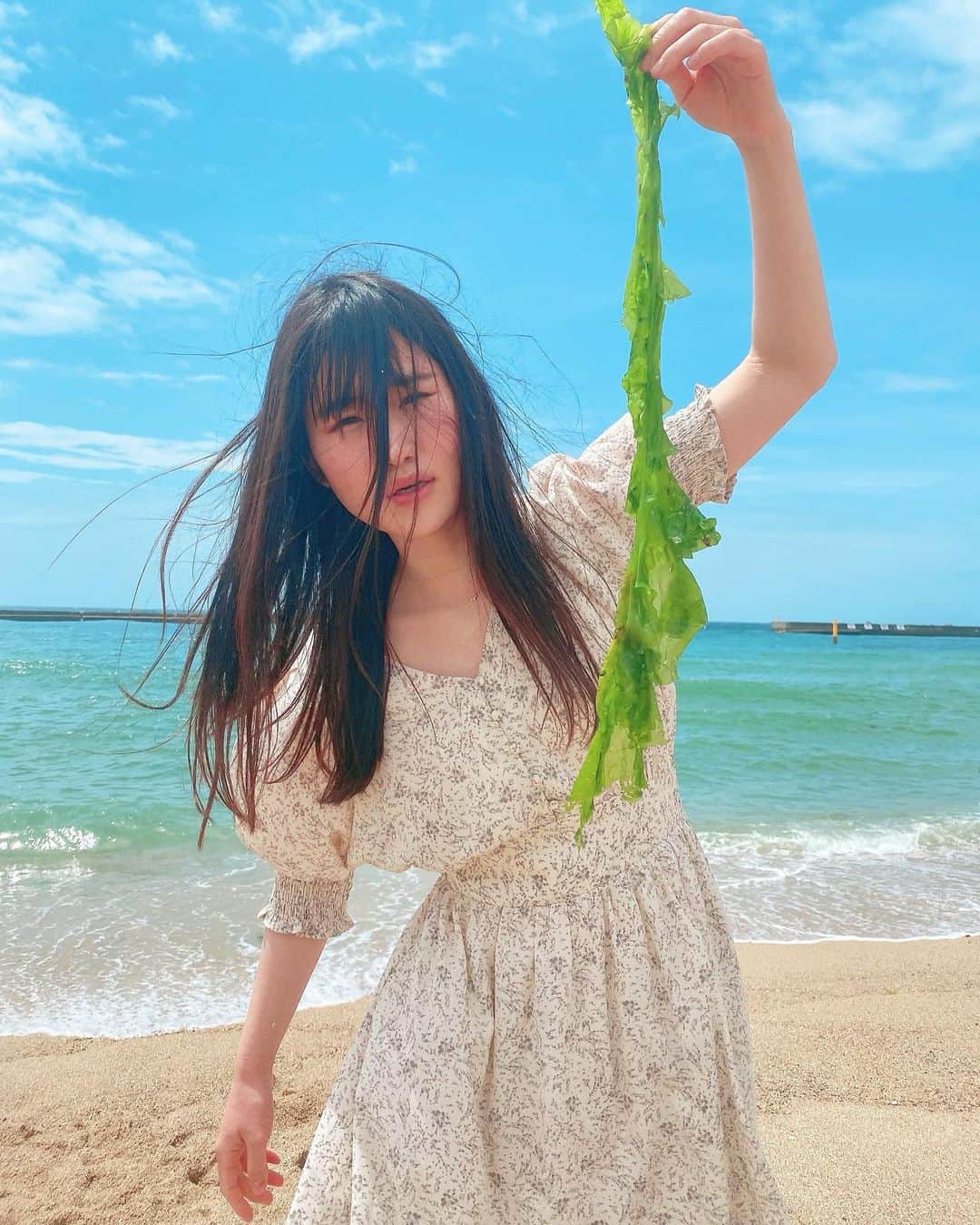 横山天音さんのインスタグラム写真 - (横山天音Instagram)「インナーカラー試着した🌴  #ヘアスタイル#インナーカラー#緑#わかめ#あおさ #神戸#兵庫#須磨 #須磨海水浴場 #須磨海岸 #japan #japantravelphoto#tiktok#instagood#photooftheday#photography#happy #follow#like4like#travel #instagram」5月6日 23時50分 - amagon5546