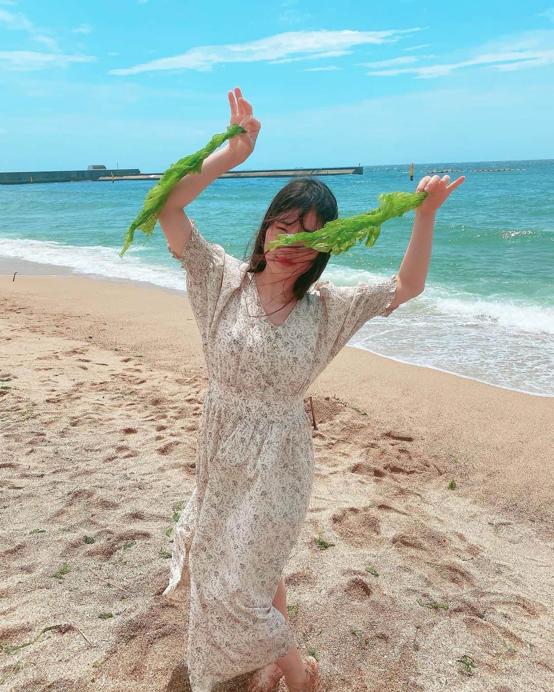 横山天音さんのインスタグラム写真 - (横山天音Instagram)「インナーカラー試着した🌴  #ヘアスタイル#インナーカラー#緑#わかめ#あおさ #神戸#兵庫#須磨 #須磨海水浴場 #須磨海岸 #japan #japantravelphoto#tiktok#instagood#photooftheday#photography#happy #follow#like4like#travel #instagram」5月6日 23時50分 - amagon5546