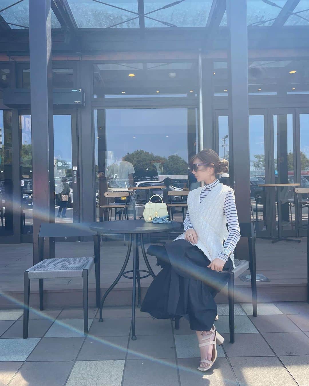 のインスタグラム：「🧳  上里SAでかばんをなくす前😇」