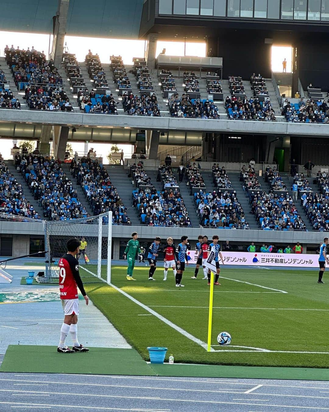 柴小聖さんのインスタグラム写真 - (柴小聖Instagram)「ある日の 川崎vs浦和　戦⚽️  幼馴染が川崎サポで 絶対食べた方がいいというおすすめの 陸前高田さんの牡蠣😍✨  おっきくて美味しかったー✨✨  この日はほんとチケット取れなくて 2時間半前に行って 浦和サポさん側の自由席にダッシュしました笑笑  熱くてとろけそうでしたが 楽しい試合でした…！！！  今日はいよいよ #acl ✊ この前の1戦目もリアタイして 激アツでした…✨  ホームの最終戦 楽しみだなぁ！！！！  みんなで応援しましょう📣  ONEPIECE: @un3d_official   #aclfinal #urawareds #football #jfa #daily #陸前高田 #川崎フロンターレ #浦和レッズ #サッカー女子 #jリーグ好きな人と繋がりたい #jリーグ女子」5月6日 14時58分 - konona.official