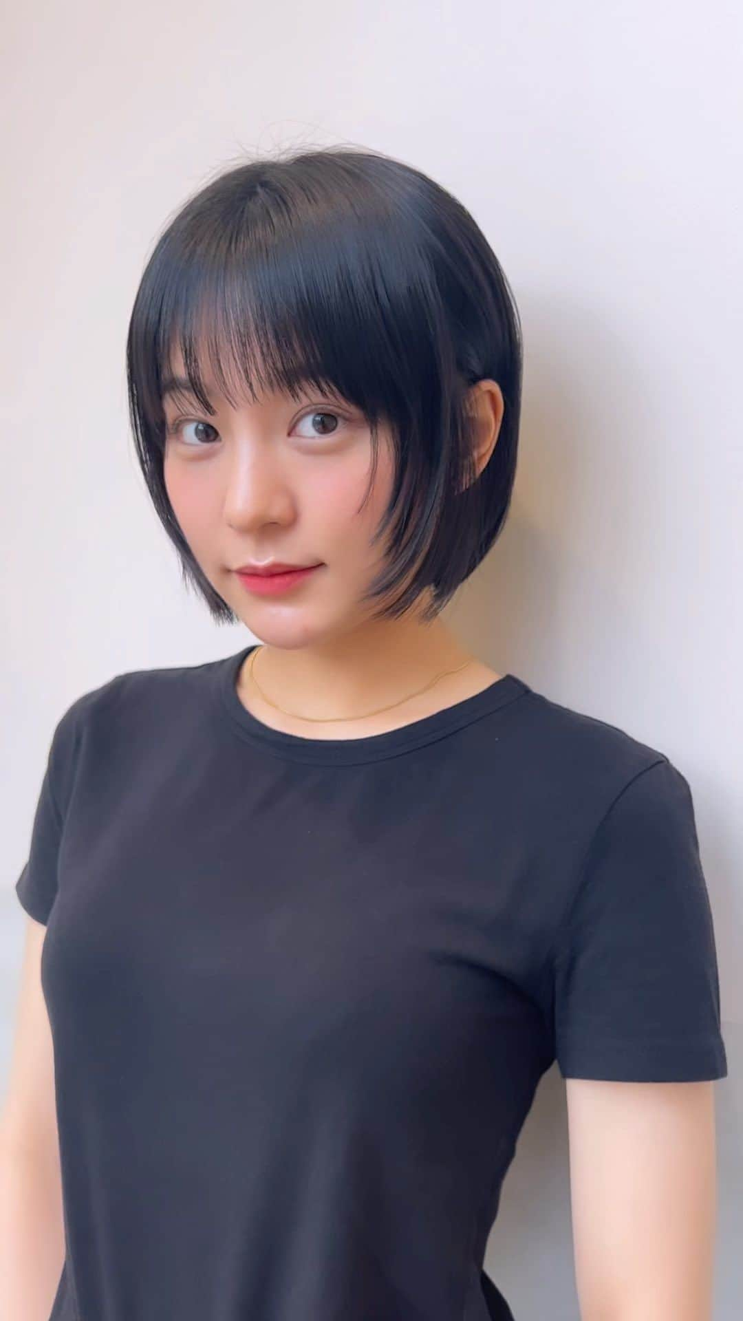 新田桃子のインスタグラム：「久々のボブ💇🏻‍♀️💕」