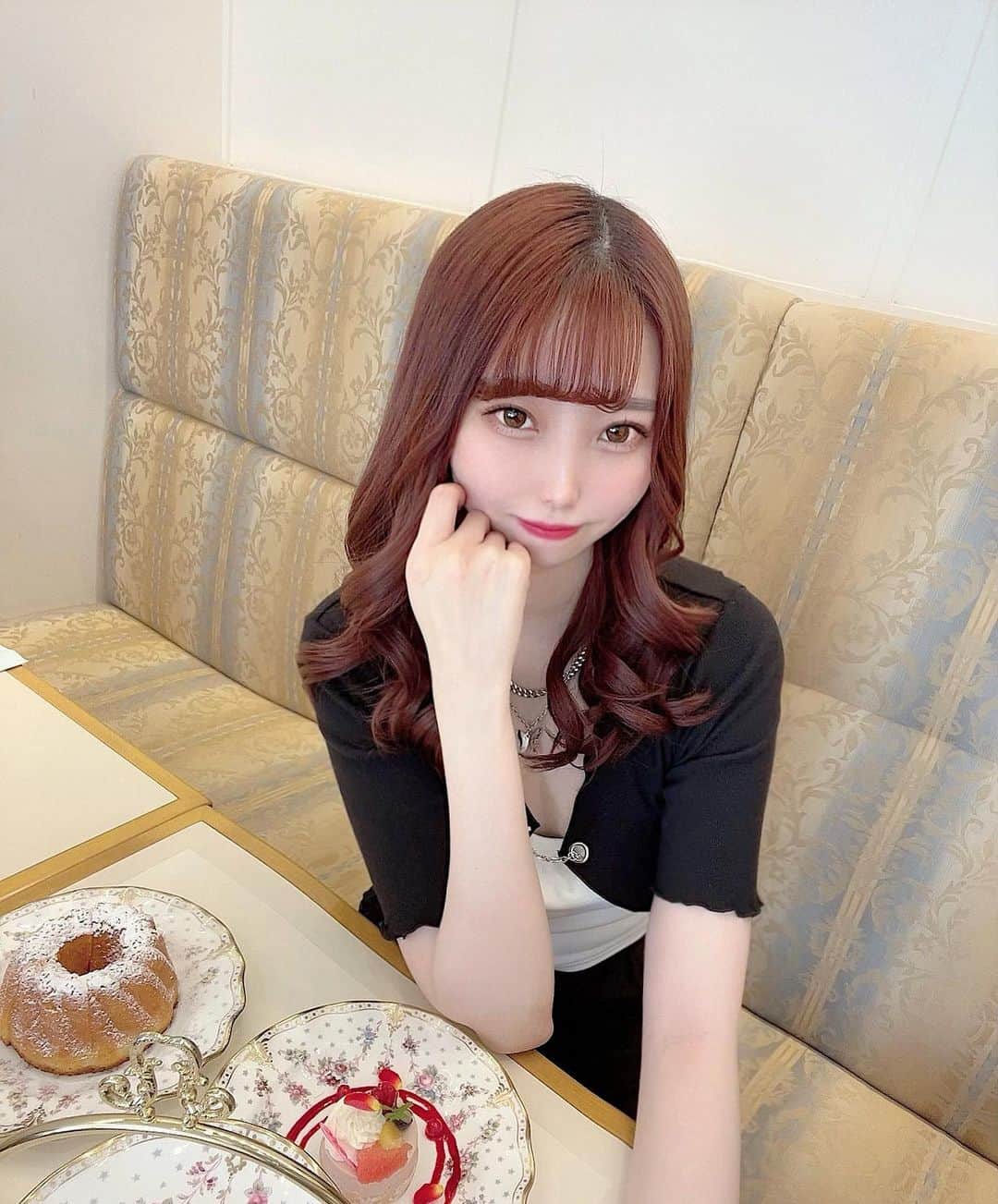 airinkoのインスタグラム：「この前美味しい美味しいアフタヌーンティー行ってきた〰︎︎☕️📜  新宿高島屋の4階にある所🌿.∘  #新宿 #新宿カフェ #新宿高島屋 #カフェ巡り  #サロンドテミュゼイマダミナコ #アフタヌーンティー  #ティータイム #いいね大歓迎 #いいね返し̈ #카페  #카페투어 #카페스타그램 #좋아요 #좋아요반사 #좋아요환영」