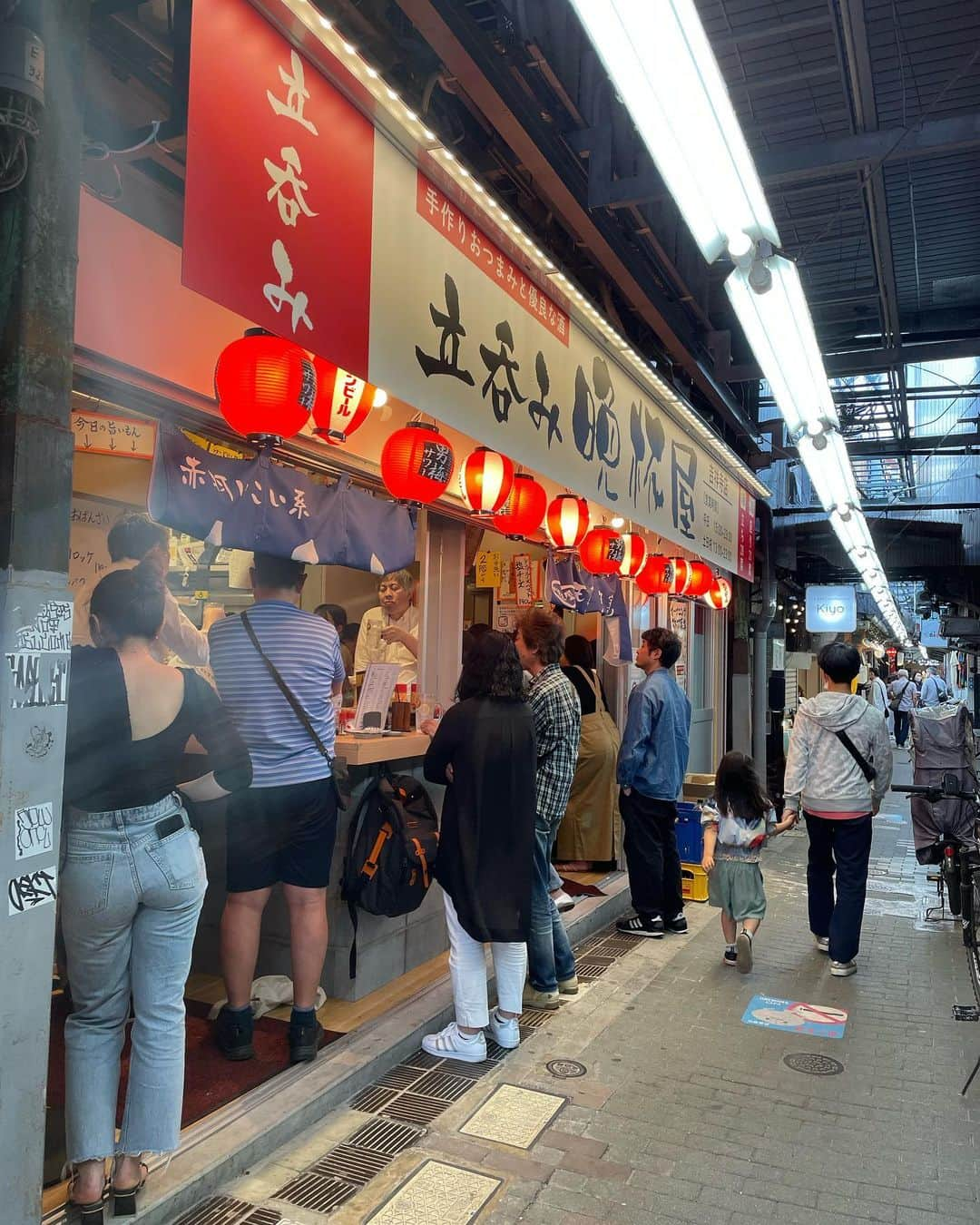 森田繁さんのインスタグラム写真 - (森田繁Instagram)「ハモニカ横丁に晩杯屋。 大盛況である。」5月6日 16時34分 - siglic