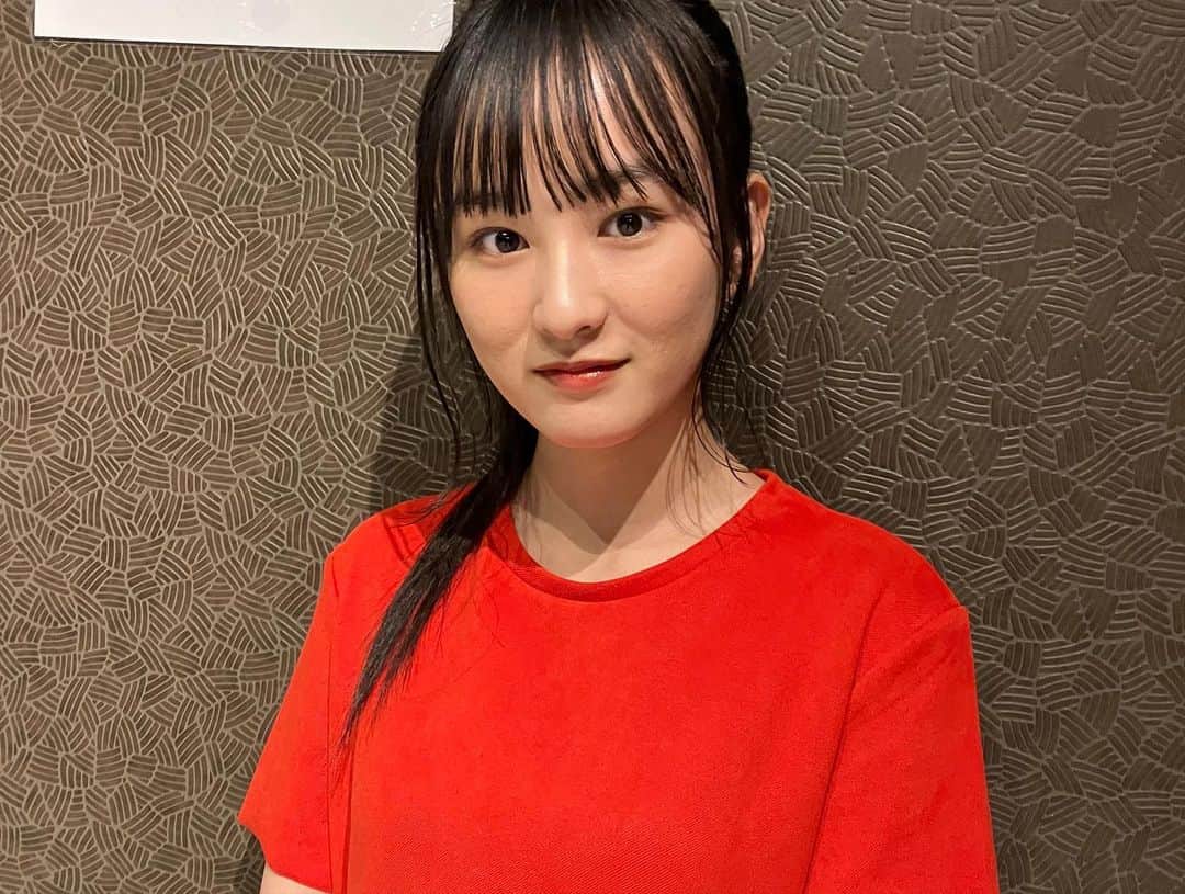 ８２１（ハニー）さんのインスタグラム写真 - (８２１（ハニー）Instagram)「『SOLO GIRL SPIRITS 』LIVE reportです。 本日、リコの初オリジナル曲をはじめて弾き語りました🎵 （タイトルはこれから決めます笑）  ➕CHE.R.RYと魔法の絨毯をやりましたよー。  次回は渋谷gee-geにて 5/8(月)、5/22(月) LIVE予定あります。  #リコ　#821honey #ギター弾き語り#アコギ　  Support @junchi_1102  @gee_ge.official」5月6日 16時48分 - 821honey_official
