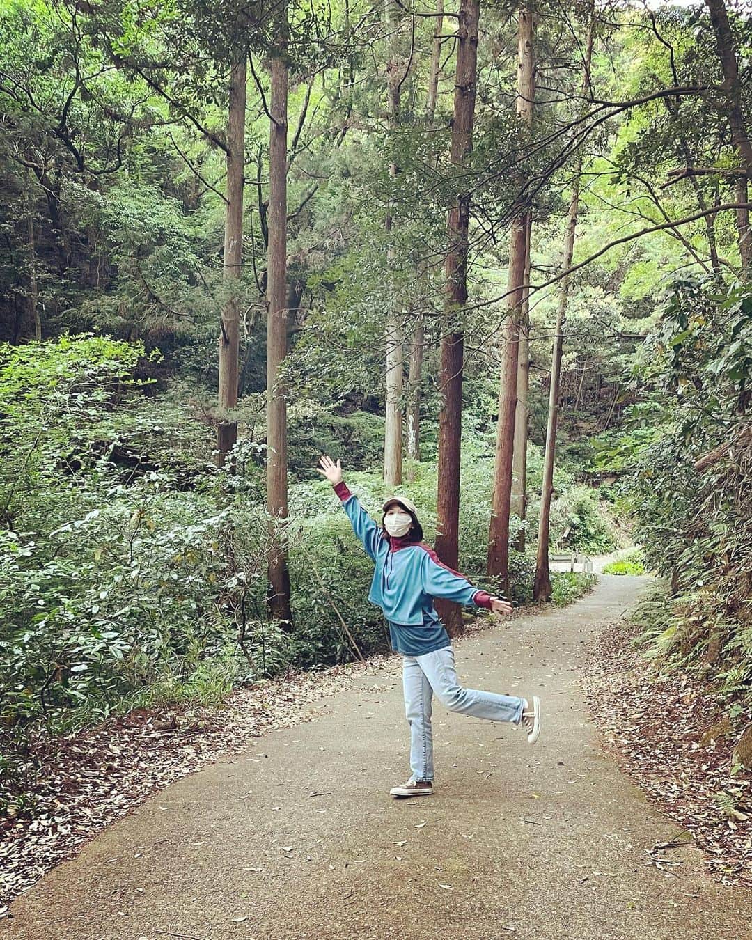 熊木杏里のインスタグラム：「ネコバスを停めたい。なんてね」