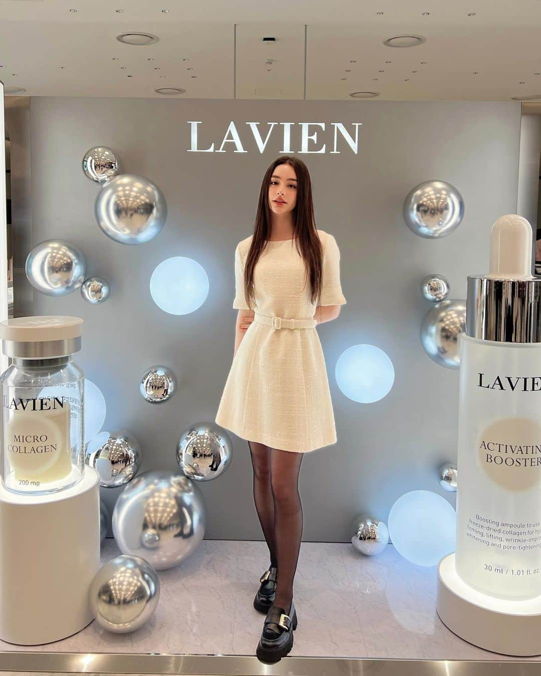 ダシャ・テゥアランさんのインスタグラム写真 - (ダシャ・テゥアランInstagram)「I was very happy to visit a pop-up store by one of my favorite brands @lavien_official ˚ʚ♡ɞ˚ 초대해 주셔서 감사합니다! 라비앙 더현대서울 팝업스토어로 놀러오세요🤍 #라비앙팝업 #라비앙」5月6日 17時36分 - taaarannn