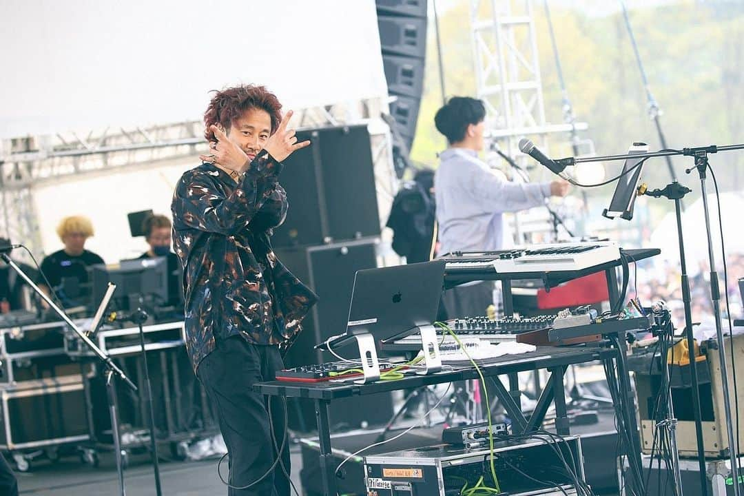 George さんのインスタグラム写真 - (George Instagram)「sumika   ARABAKI ROCK FEST.23  JAPAN JAM 2023  VIVA LA ROCK 2023  Photo by @sotarogoto  #sumika」5月6日 17時36分 - georgemopofhead