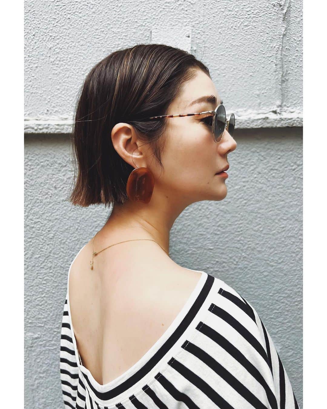 ジュジュのインスタグラム：「ボブと重なって写真見えにくいナ...📷笑  upにするとこんな主張ありますよ🙏  一気に雰囲気でる👀♡  order ...coming soon.  #akarih #べっ甲調series #🤎」