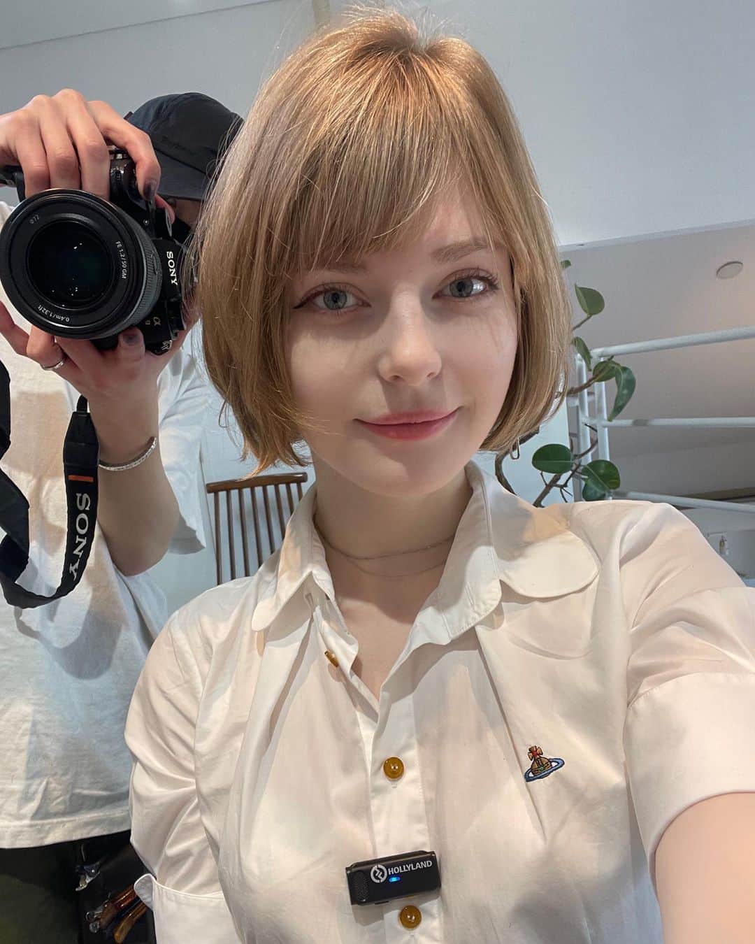 Ella Freyaのインスタグラム：「New hair, ready for next week of shooting 🥹📸」