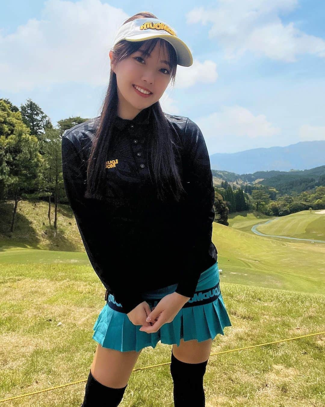 悠華さんのインスタグラム写真 - (悠華Instagram)「.  久しぶりの @loudmouth_japan_official  @loudmouth  @loudmouth_style   私が2色色違いでゲットした スカートが本当に可愛すぎる❤️  天気も良くて最高なゴルフでした⛳️  スイング動画も久しぶりに☺️☺️  #高尔夫球 #골프웨어 #골프스타그램 #골프스윙  #ゴルフばか  #ゴルフ女子 #ゴルフ男子 #ゴルフ好き  #ゴルフウェア #ゴルフ初心者  #instagolf #ゴルフコーデ  #ゴルフ好きと繋がりたい  #golfcode  #loudmouth  #ラウドマウス #インスタゴルフ  #ゴルフ女子と繋がりたい #ゴルフ  #ゴルフ好きな人と繋がりたい #golf #golfswing  #golfer #golflove  #golfstagram #golfgirl #美女図鑑  #看護師  #nurse  #看護師ゴルファー」5月6日 18時01分 - t_haaruukaa