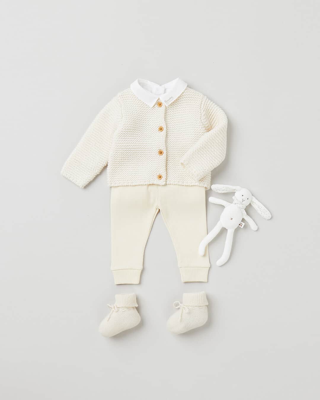 bonpointさんのインスタグラム写真 - (bonpointInstagram)「Bonpoint Newborn SS23 | Oh my knit! ​ Wool and cotton milky white sets for an infinite moment of comfort. ​  #Bonpoint #Newborn」5月6日 18時01分 - bonpoint