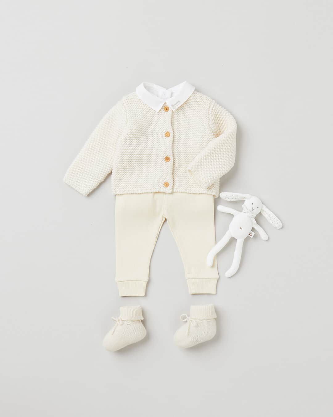 のインスタグラム：「Bonpoint Newborn SS23 | Oh my knit! ​ Wool and cotton milky white sets for an infinite moment of comfort. ​  #Bonpoint #Newborn」