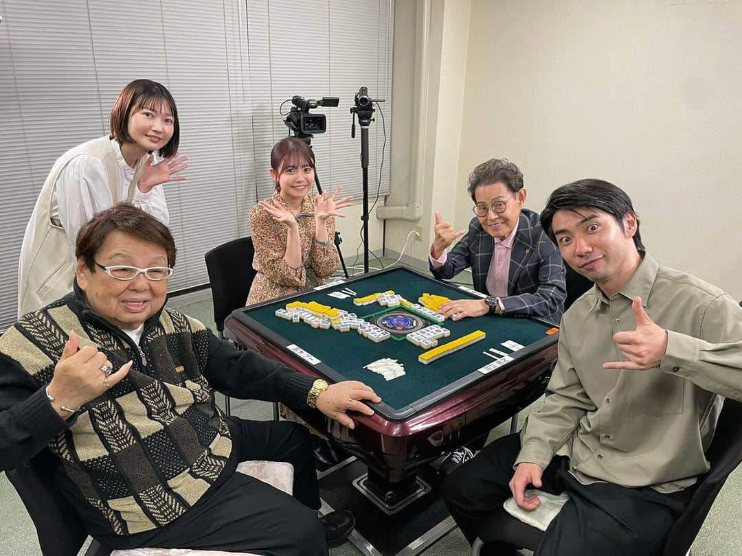 高木ブーさんのインスタグラム写真 - (高木ブーInstagram)「本日６日『ドリフ麻雀』練習戦#1 公開となりました。是非観て下さい。  https://youtu.be/jrPjXqfTylM  #ドリフ麻雀 #武田雛歩  #足立尭之  #白鳥紗良 #加藤茶 #高木ブー」5月6日 18時08分 - bootakagi85