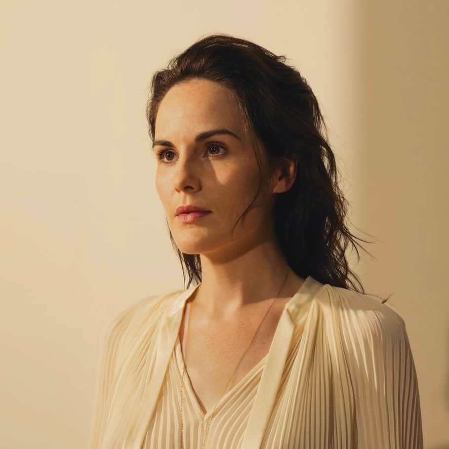 ミシェル・ドッカリーさんのインスタグラム写真 - (ミシェル・ドッカリーInstagram)「happy coronation day! #michelledockery」5月6日 18時23分 - theladydockers