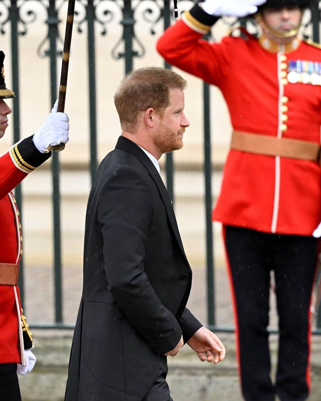 Just Jaredさんのインスタグラム写真 - (Just JaredInstagram)「Prince Harry was spotted arriving for his father King Charles' Coronation and he is not sitting in the front row with his brother. Check out his seat location at the LINK IN BIO. #PrinceHarry #KingCharlesCoronation Photos: Getty」5月6日 19時15分 - justjared
