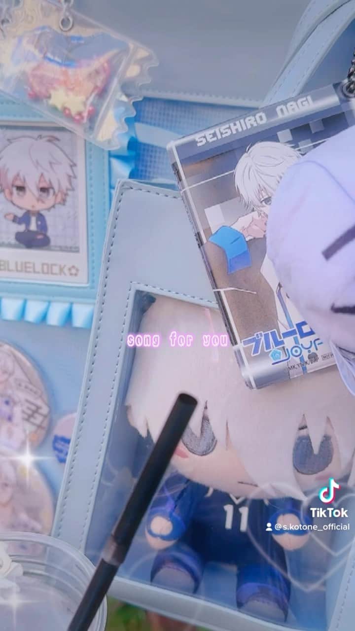 涼宮琴音のインスタグラム：「#ブルーロック  #凪誠士郎生誕祭2023  #凪誠士郎  #痛ネイル  #痛バッグ  #ブルーロック好きさんと繋がりたい」