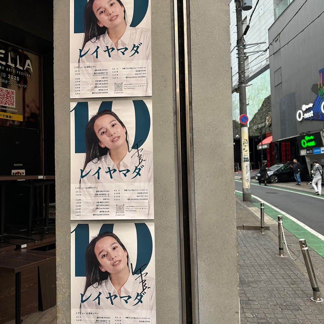 レイヤマダさんのインスタグラム写真 - (レイヤマダInstagram)「ツアーファイナル in Tokyo Before it starts🐛  #レイヤマダ #デビュー10周年 #ツアーファイナル #東京 #ありがとう」5月6日 19時17分 - rayyamada_dayo