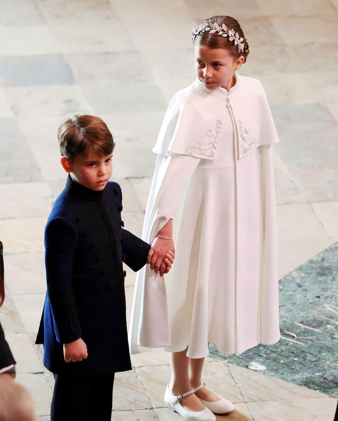 Vogue Australiaさんのインスタグラム写真 - (Vogue AustraliaInstagram)「See the sweet moment #PrinceLouis and #PrincessCharlotte shared upon arriving at Westminster Abbey! See more adorable Wales family moments, and get more details on the young princess’s look, at the link in bio.  📷 Getty Images」5月6日 19時20分 - vogueaustralia