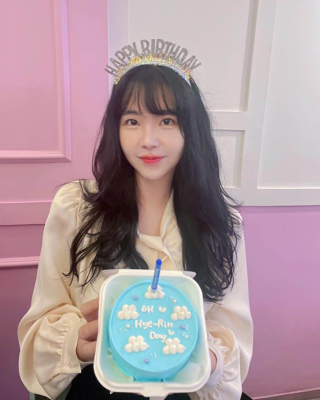 レイナのインスタグラム：「0507  미리 생일 축하💕 다들 너무 고마워!」