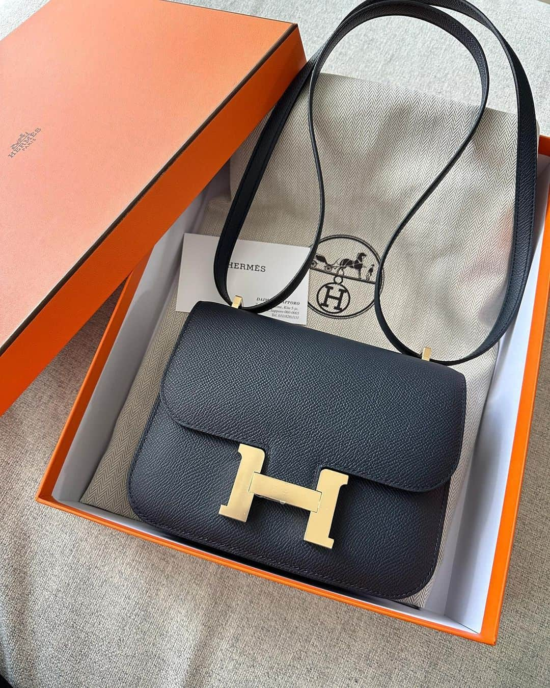 Reiさんのインスタグラム写真 - (ReiInstagram)「🐴🍊 constance 18   . . .  #hermes#hermesbag#hermesconstance #constance #エルメス#エルメスバッグ#コンスタンス#コンスタンスミニ#オレンジボックス」5月6日 19時40分 - rei_714