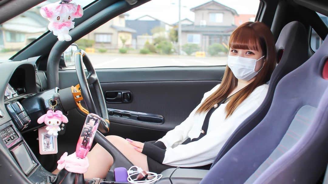 のインスタグラム：「昨日の動画の没サムネです😊  #車好き女子 #車女子 #MT女子 #nissan #180sx #sr20det #japanesegirl」