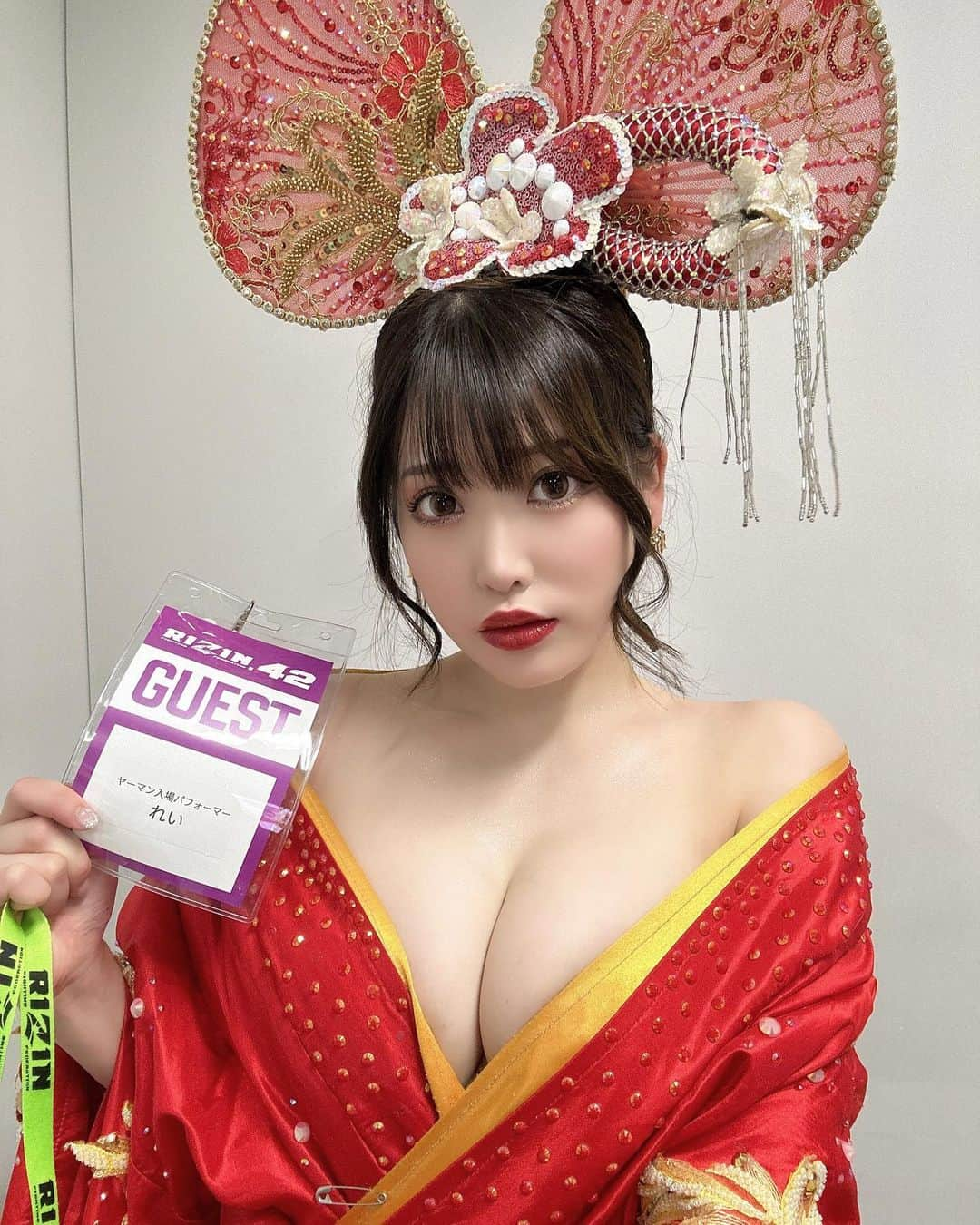 RENAさんのインスタグラム写真 - (RENAInstagram)「#rizin  ヤーマン選手の入場パフォーマーに 出させて頂きました♥️ @ya_mankick   圧倒的一番の盛り上がり入場に なったんではないかな？と 思います😍そしてヤーマン選手 勝利🏆おめでとうございます✨ KOかっこよすぎます🔥🤛  バーレスク東京勝利の女神💎 とても貴重な体験ができました☺️ ・ #rizin #rizin42 #バーレスク東京 #パリオン　#ヤーマン選手　#ヤーマン #バーレスク東京のマシュマロ」5月6日 19時54分 - rei_burlesque