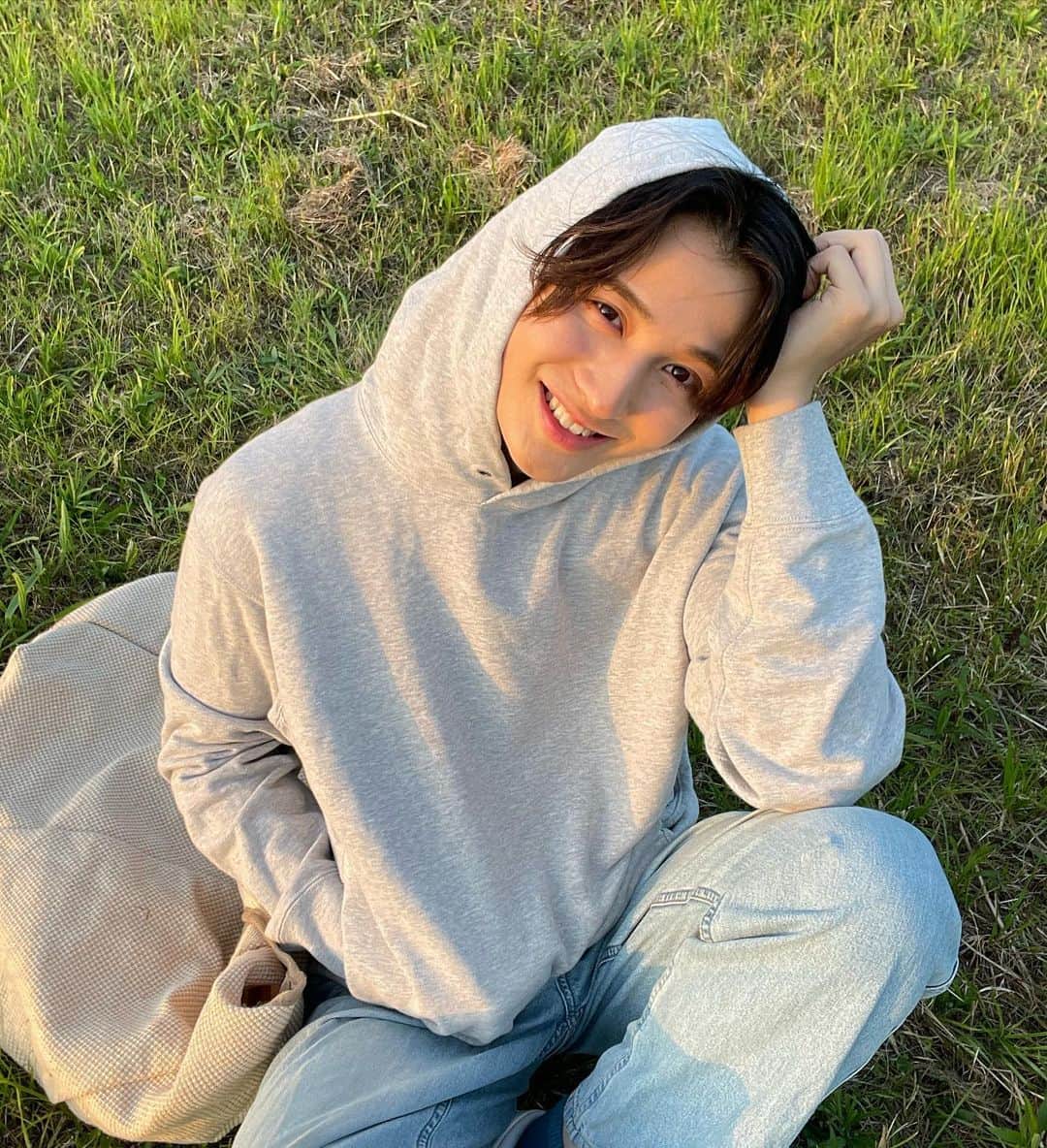 のインスタグラム：「気がつけばもう5月、、、  時間が過ぎるのあっという間すぎる🙀 梅雨は来ないでほしいです」