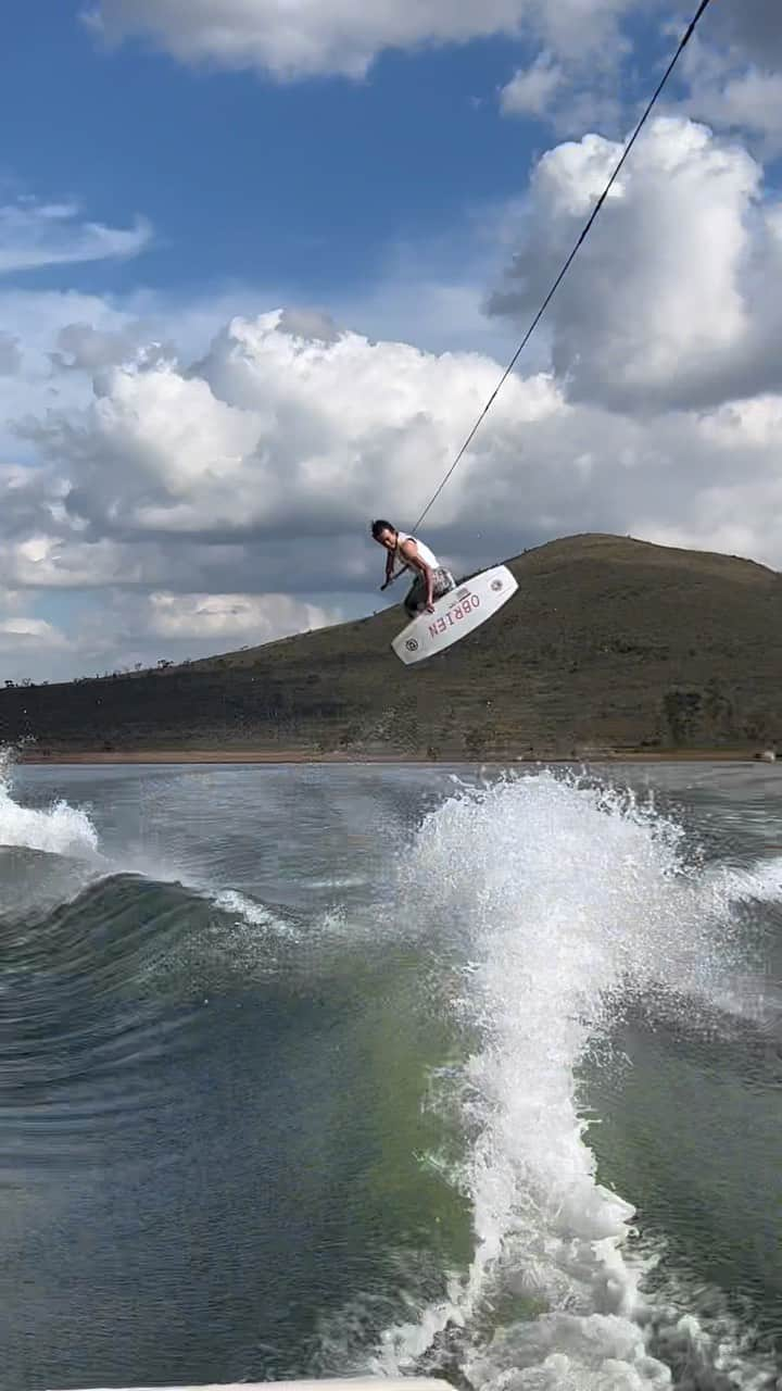 手塚翔太のインスタグラム：「So good to back in Brazil🇧🇷 Exciting to kick off 2023season here in Brazil next 2days at @mundialdewakeboard 🤘🏻🔥」