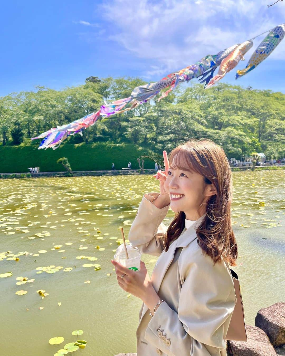 澤井志帆さんのインスタグラム写真 - (澤井志帆Instagram)「.2023.5.6 ⁡ GWも終盤🌞 皆さんはいかがお過ごしですか？ ⁡ 私は藤枝市の蓮華寺池公園へお出かけしました！ 大きいこいのぼりを発見🎏 ⁡ 素敵な週末をお過ごしください🤍✨ ⁡ ⁡ #DaiichiTV#アナウンサー#静岡県#藤枝#藤枝市#蓮華寺池公園#静岡観光」5月6日 20時10分 - shiho_sawai