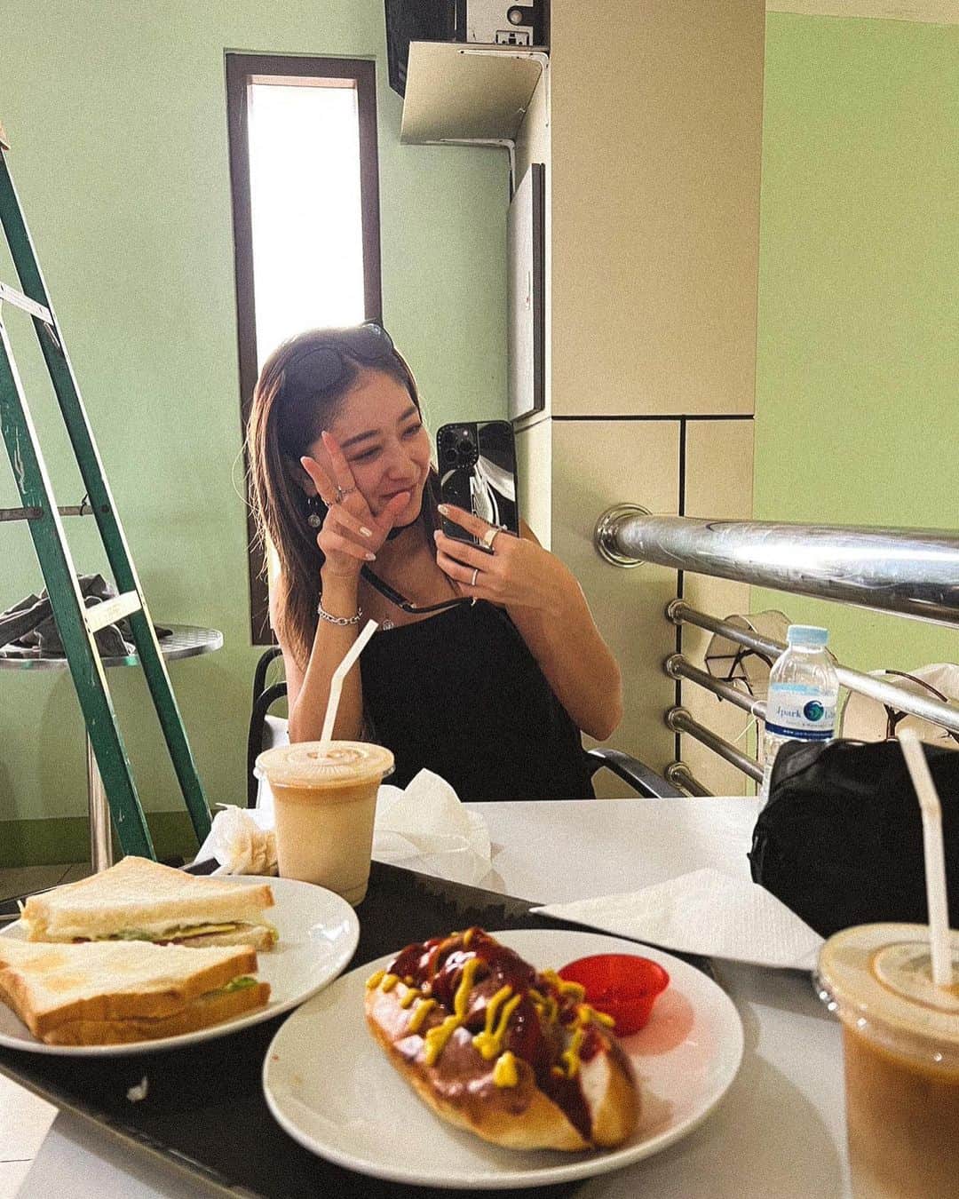 池田美優（みちょぱ）のインスタグラム：「． 忘れないうちに3月の旅行の残りの写真📸 セブ島からの最終日に韓国半日だけ寄って帰ってくる っていうつめつめスケジュールでへとへとでした😂 海外もやっと色んなところ行けるようになったし 次はどこ行こうかな〜」